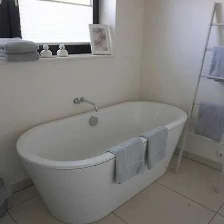 Prázdninový dům Grosszuegiges Haus Mit Traumhafter Gartenanlage By Interhome
