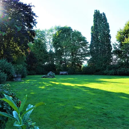 Grosszuegiges Haus Mit Traumhafter Gartenanlage By Interhome Prázdninový dům